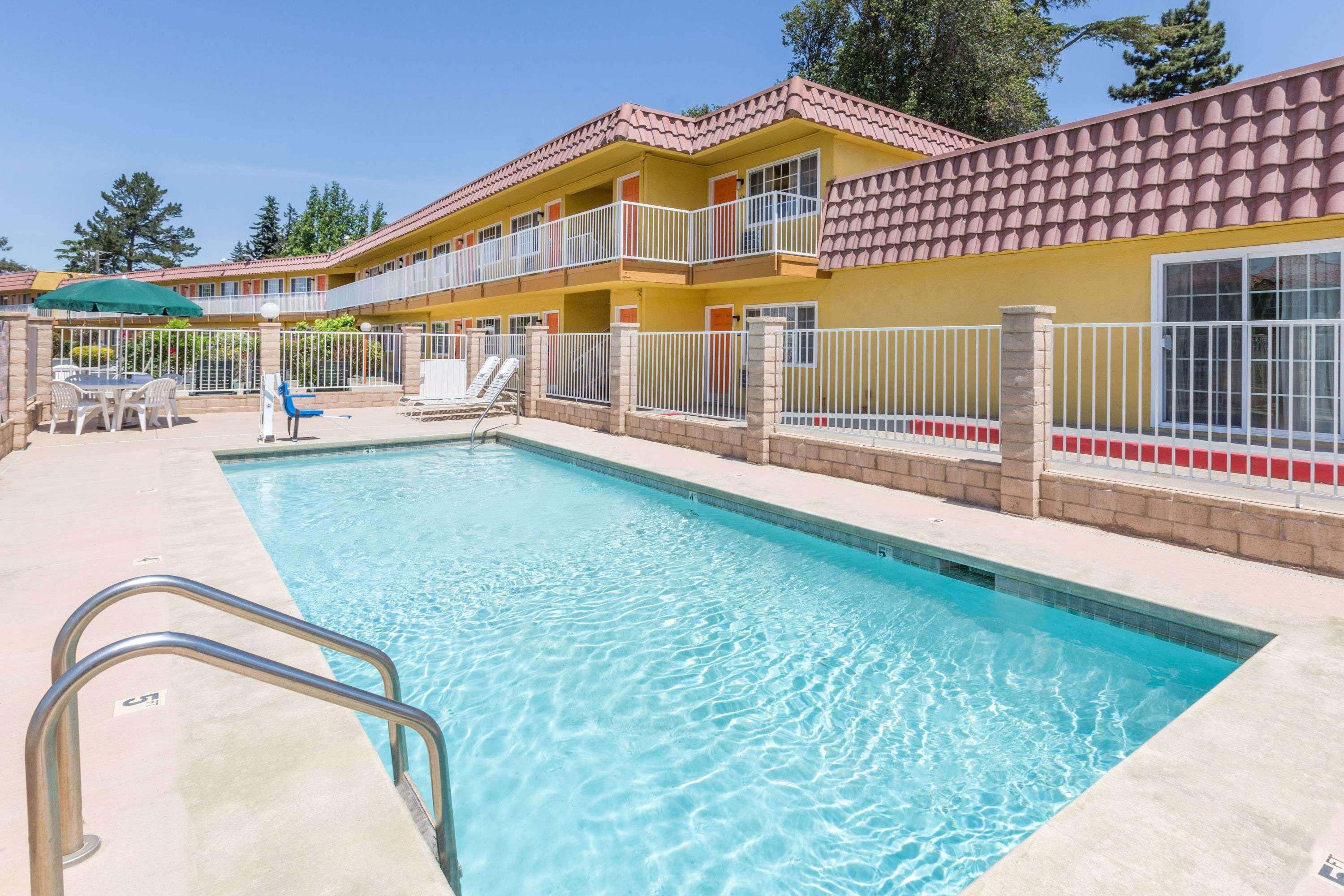 Days Inn By Wyndham キング・シティ エクステリア 写真