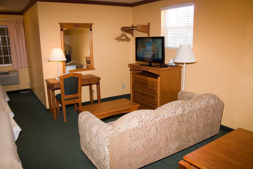 Days Inn By Wyndham キング・シティ エクステリア 写真