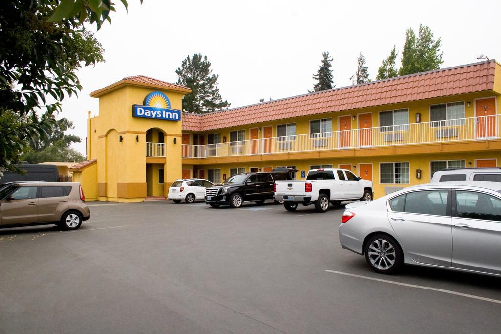 Days Inn By Wyndham キング・シティ エクステリア 写真